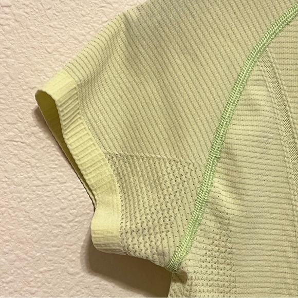 Lululemon swiftly tech short sleeve stretchy T-shirt, neon yellow, size 8 - Picture 11 of 13